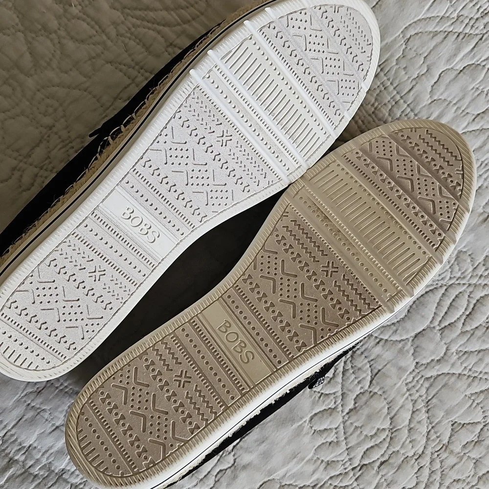 BOB'S By Skechers Black Canvas Espadrille Slip-on‎ Size 9.5